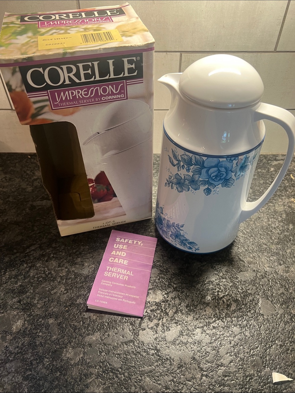 VINTAGE Corelle BLUE VELVET White and Blue Floral Thermal Server. NIB